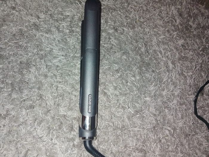 Hair straightener