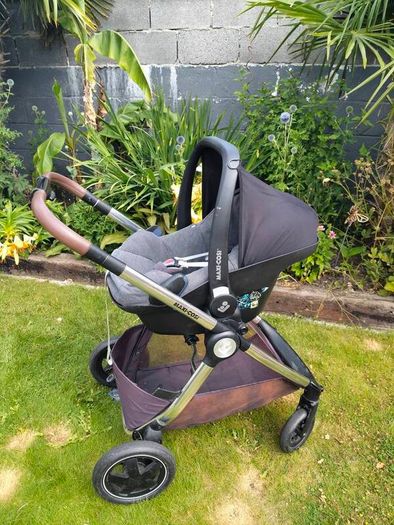 Maxi Cosi Adorra Luxe Travel System