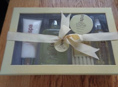 Spa Organic Basil and Lime Gift Set for Sale