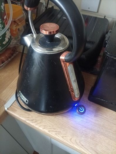 kettle and toaster