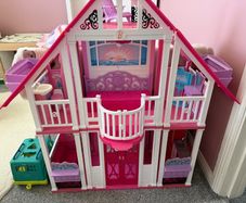 Barbie doll house