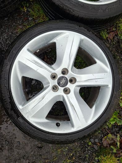 19" Ford Alloys with tyres