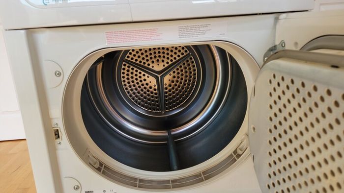 Tumble Dryer - White Zanussi electrolux autoreverse 6kg dryer