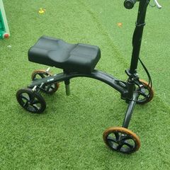 Knee scooter