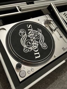 Mint Set Of Stanton STR8-60 Turntables