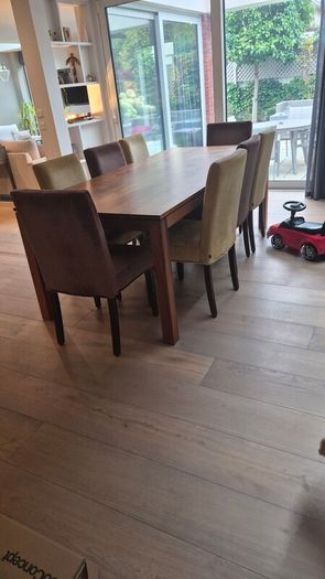 Dining Table & chairs