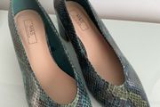 BNWT Green Snake Skin Effect, size 6