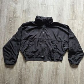 Black, cropped zip-up windbreaker jacket ZARA size 10