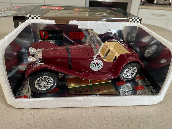 Mille Miglia Burago Model Car Scale 1/18