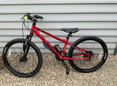 Carrera blast 24