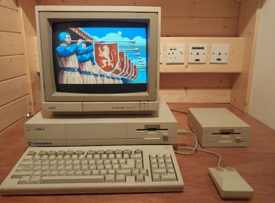 Amiga 1000, 1081 and 1010. Nice package