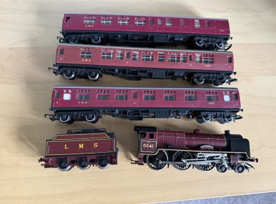 Hornby LMS Locomotive & 3 Carriages