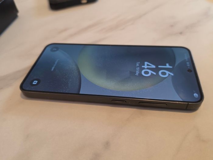 Samsung Galaxy S24  8GB 128GB   Excellent Condition