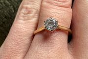 Solitaire Engagement ring 18k
