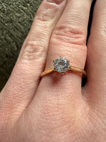 Solitaire Engagement ring 18k