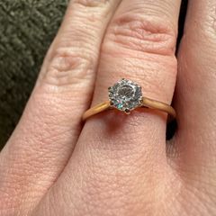 Solitaire Engagement ring 18k