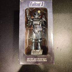 Fallout 3 Pre-Order Statue