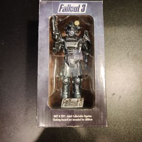 Fallout 3 Pre-Order Statue