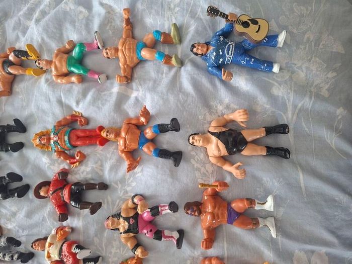 Wwf Wwe Hasbro 42 Figures Plus Ring