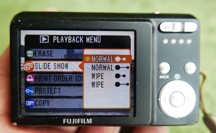Fujifilm FinePix J Series J10 8.2MP Digital Camera - Black , Tested works well