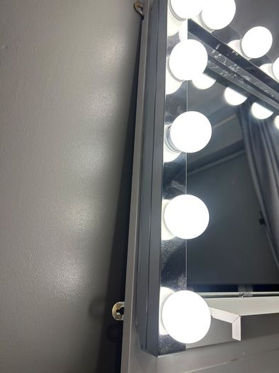 Ikea Micke desk & vanity mirror