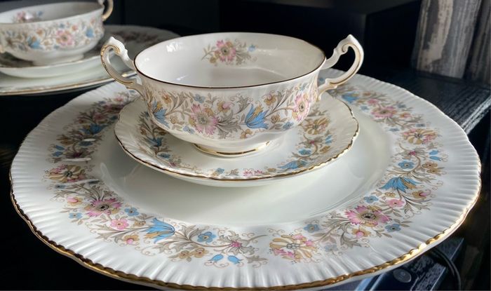 Paragon Meadowvale 18pcs Set China