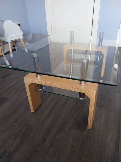 Stylish Two tier glass coffee table in excellent condition