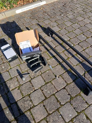 Thule roof bars