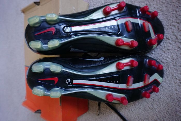 Football Boots Nike Air Zoom Total 90 Supremacy Black/Red (2006) Size 7UK FG