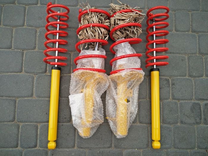 Ford Focus mk1 1998-2004 Lowering Kit (shocks + springs)