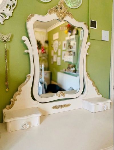 Vanity Dresser