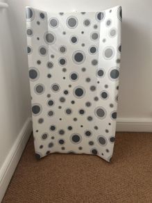 baby change table