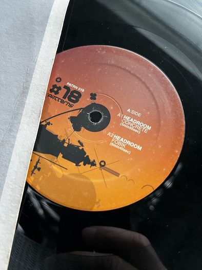 10e each Techno 12" vinyl