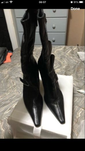 Ladies stunning boots size 5