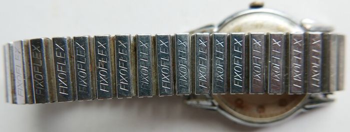 Vintage REVUE Thommen. Circa 1945..Caliber 59. Swiss Made (works ok)