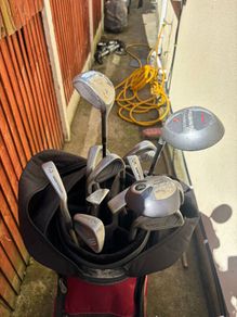Left handed golf clubs and bag