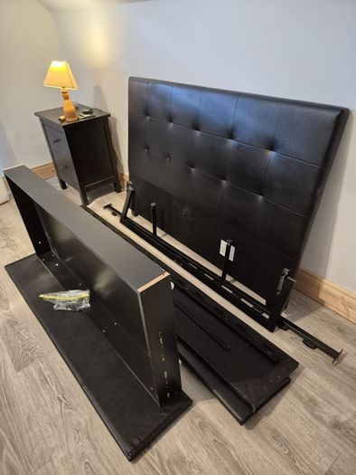 Double bed frame (REDUCED)
