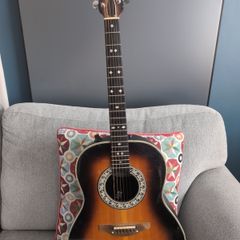 Ovation 1612 Custom Balladeer w/ hard case