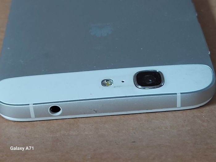 HUAWEI ASCEND not Booting up, asks to connect to Hi Suite in recovery mode, excellent cosmetic condition