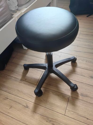 Black Adjustable Swivel Stool / Office Salon Chair on Castors