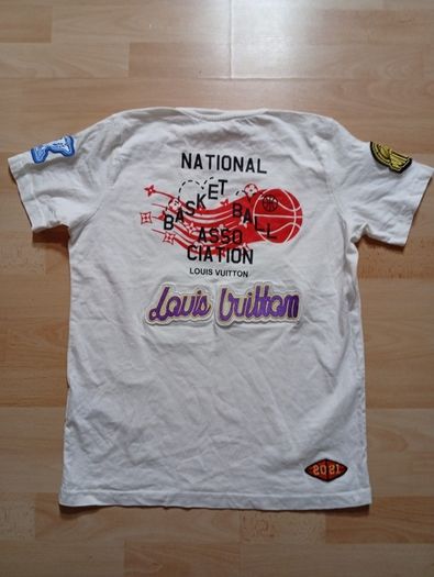 LV T-shirt ((kids Age 12-14yrs Immaculate))