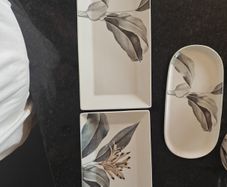 Serving plates