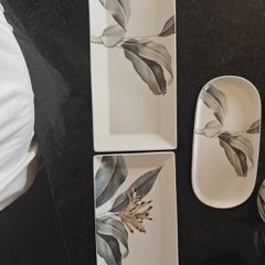 Serving plates