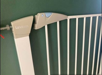 Baby safety gate