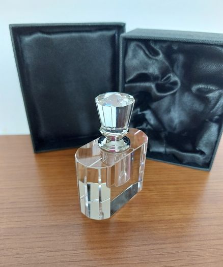 Vintage Art Deco Style Crystal Perfume Bottle