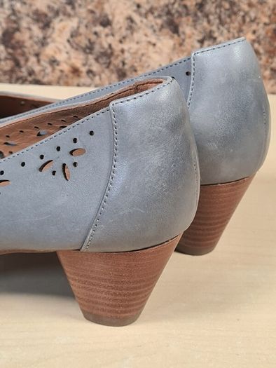 womens CLARKS DENNY DAZZLE grey shoes leather slip on heels court pumps Size UK 5.5 E wide fit EU 38.5