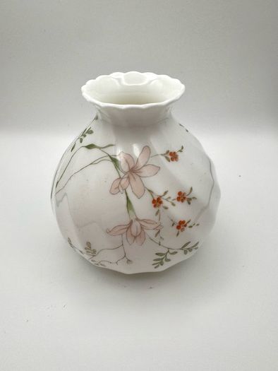 Wedgwood Campion Bone China Bud Vase