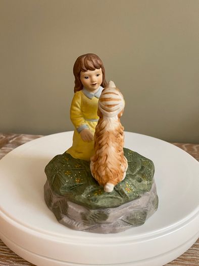 Christopher Wren Childsplay Figurine Girl with a Dog, Fine China