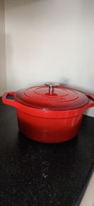 Casserole/Cast Iron Pot