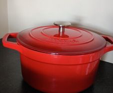 Casserole/Cast Iron Pot